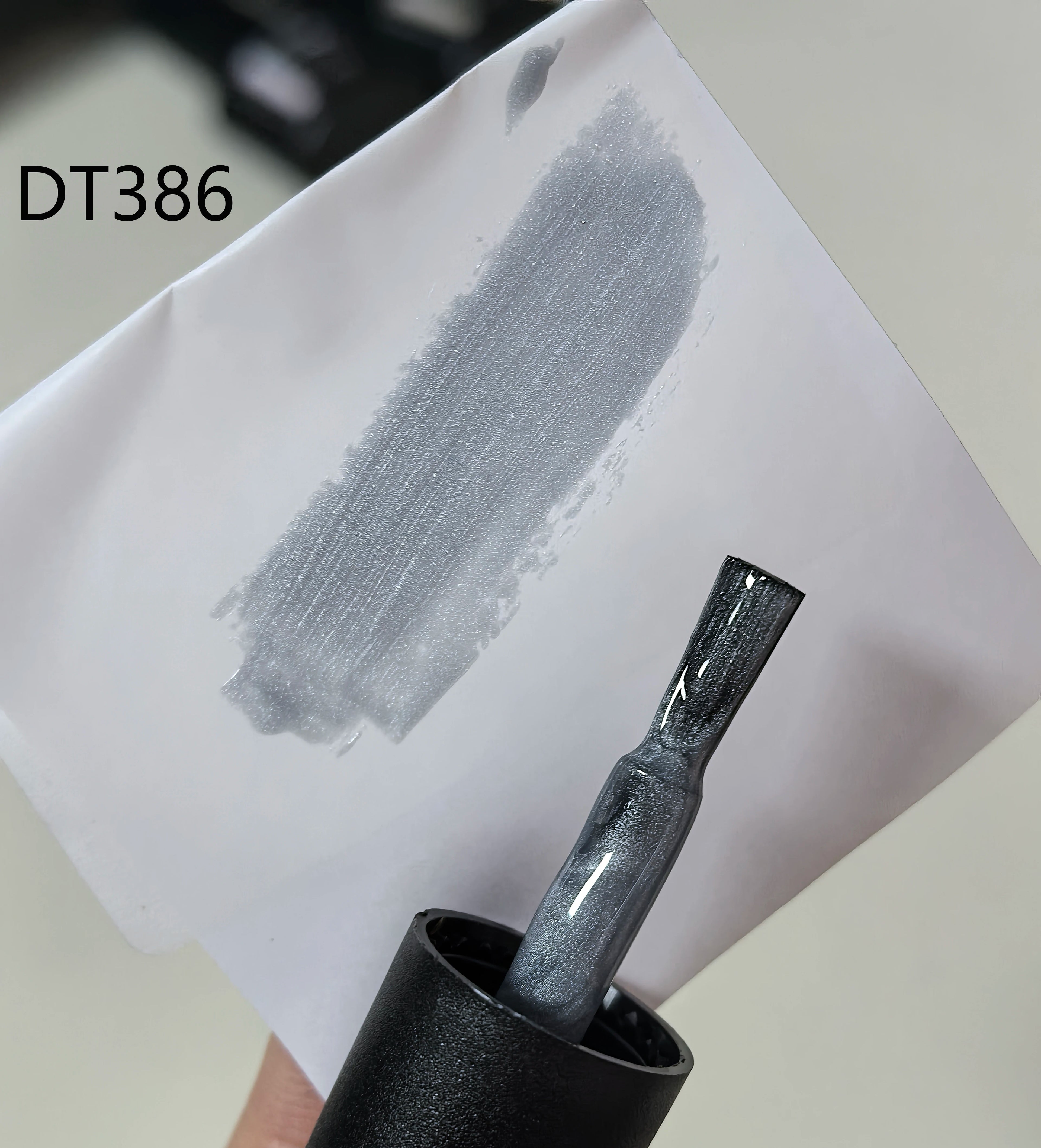 LAQTA 7ml cat magnetic gel nail polish in a sleek bottle, showcasing deep purple color with magnetic effect.