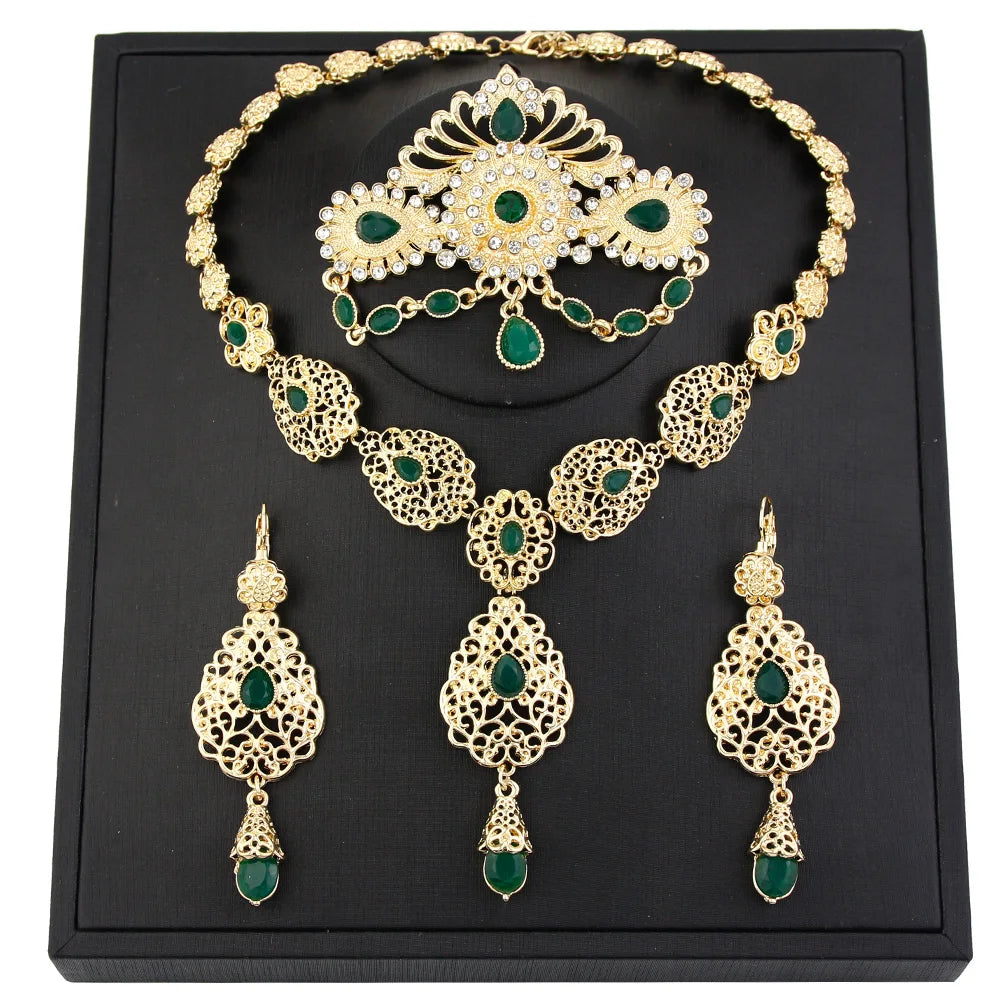 Elegant Morocco bride jewelry by LAQTA featuring intricate silver designs with traditional Moroccan motifs.