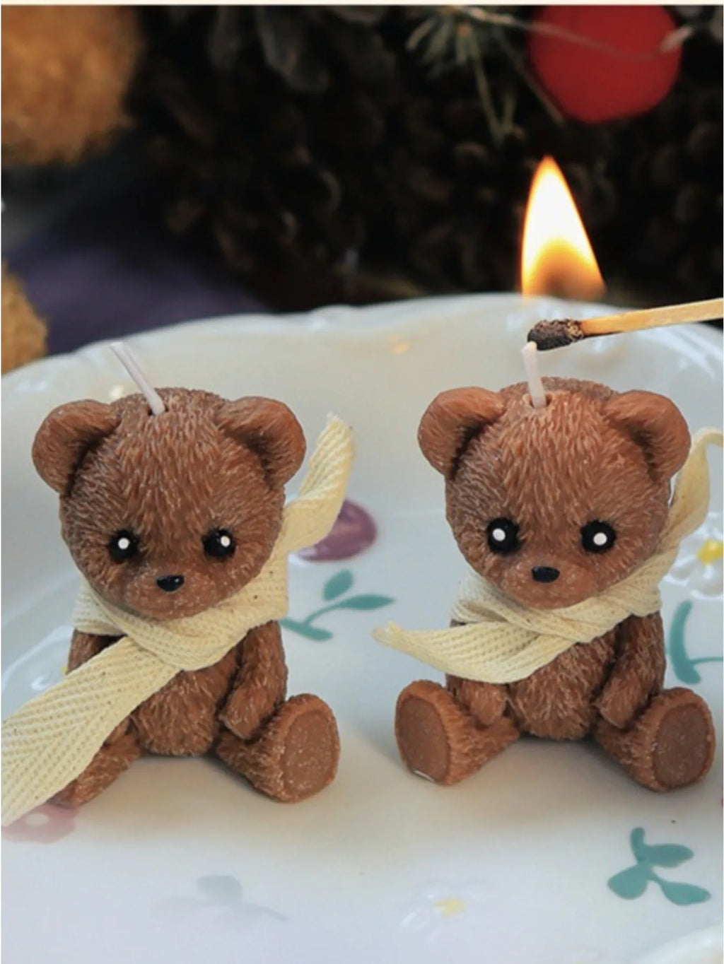 LAQTA Cute Scarf Teddy Bear scented candle with a cozy scarf and adorable teddy bear design, perfect for home decor.
