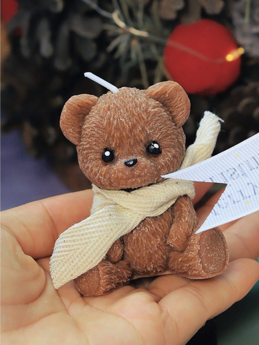 LAQTA cute teddy bear scented candle with scarf, featuring a cozy bear design and warm, inviting fragrance.