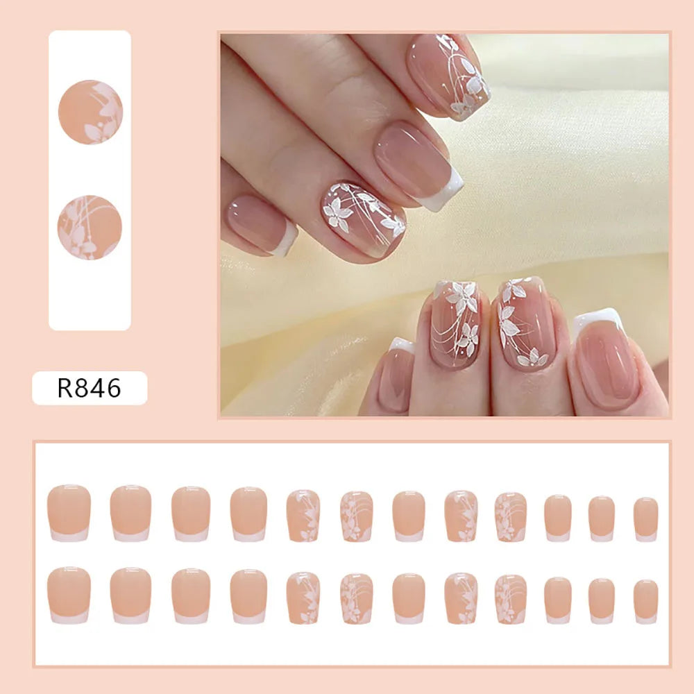 Set of 24 short artificial nails by LAQTA, featuring stylish saure nail designs for a chic, modern look.