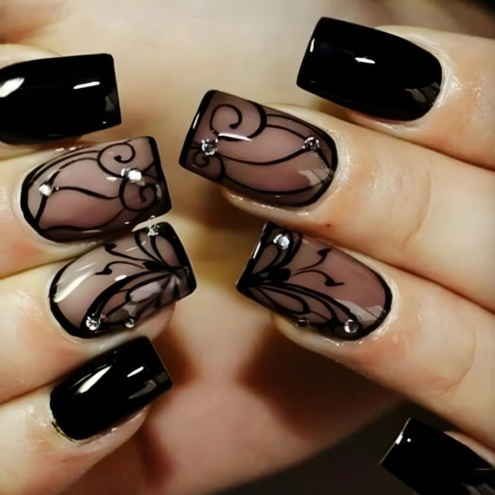 Set of 24 short sour nails from LAQTA, displayed on a neutral background, showcasing the nail design and shape.