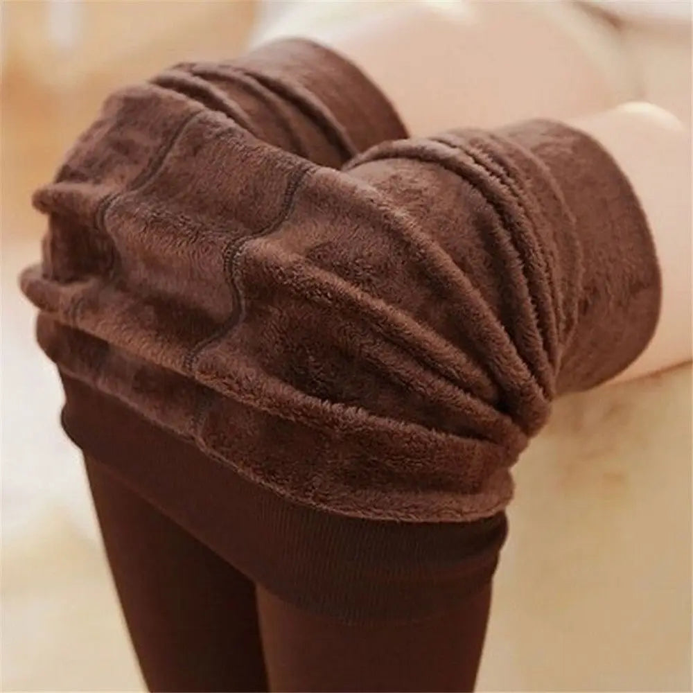 LAQTA fluff-lined stretch pantyhose, close-up of soft, cozy material and smooth fit for comfortable wear